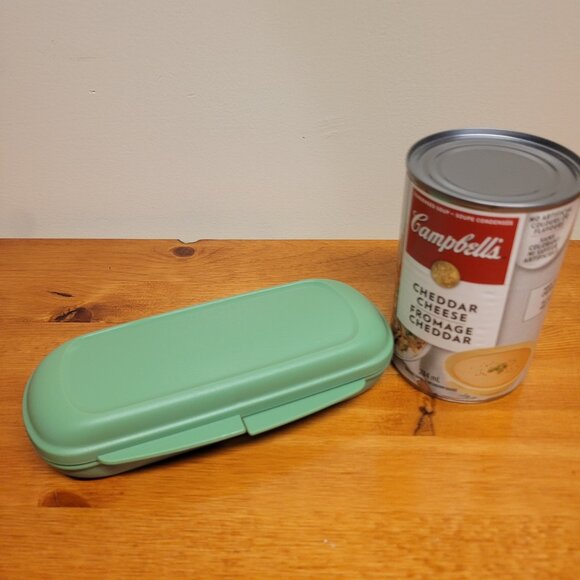 Tupperware Snack Bar Keeper - Green - Picture 2 of 3